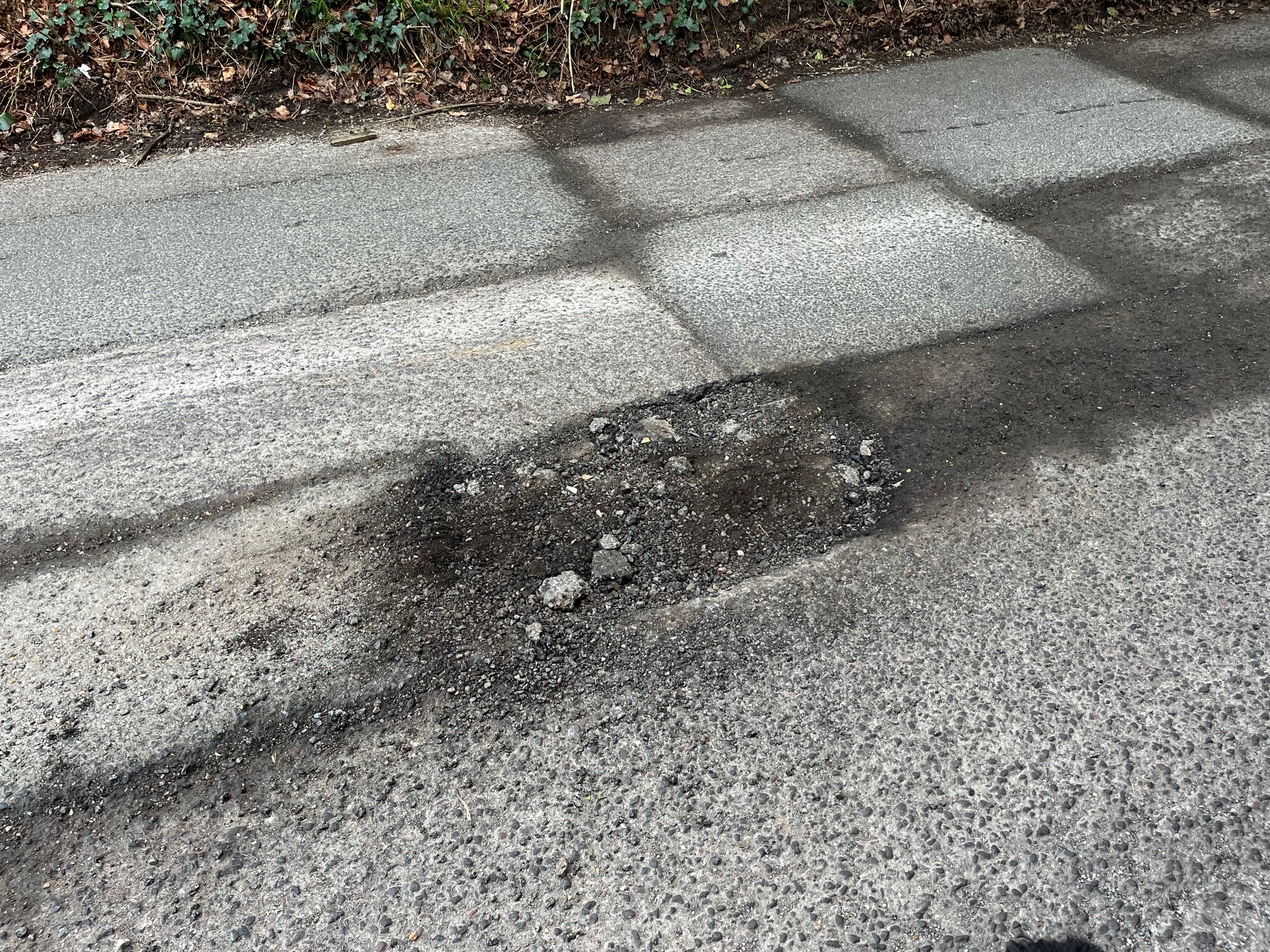 pothole on Hayes Lane temporary fix