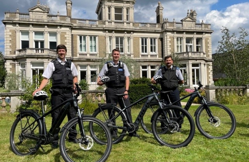 Purley Oaks & Riddlesdown Police get new E-Bike funded by Councillor Helen Redfern